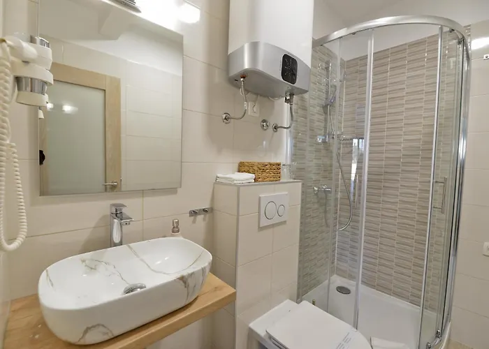 Πανσιόν Piazza